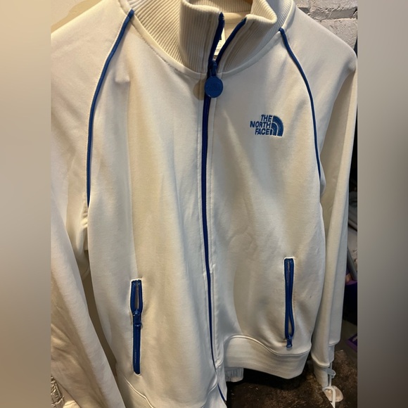NORTHFACE GORGEOUS CLEAN WHITE W BLUE LINING ZIP UP JACKET. LOOKS SHARP! - Picture 4 of 6